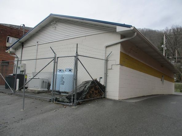 14197 Rocket Boys Dr, War, WV 24892